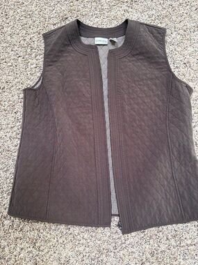 Chico's Quilted Sleeveless Vest in Dark Brown
